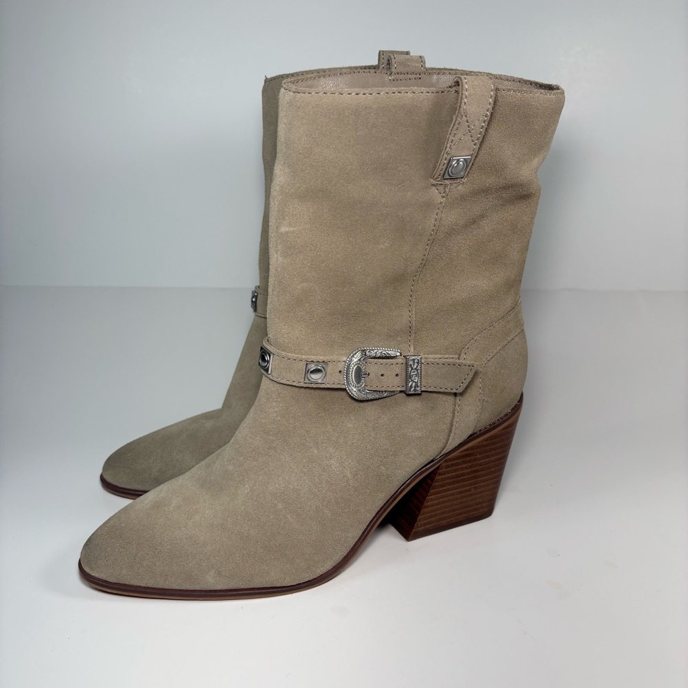 Lucky Brand Sogn Western Tan Suede Ankle Boot Silver Buckle Detail Size 10 Boho - Picture 1 of 7